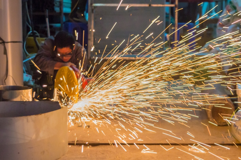 coiffure-VILLEFRANCHE SUR MER-min_work-man-workshop-steel-equipment-metal-496138-pxhere.com